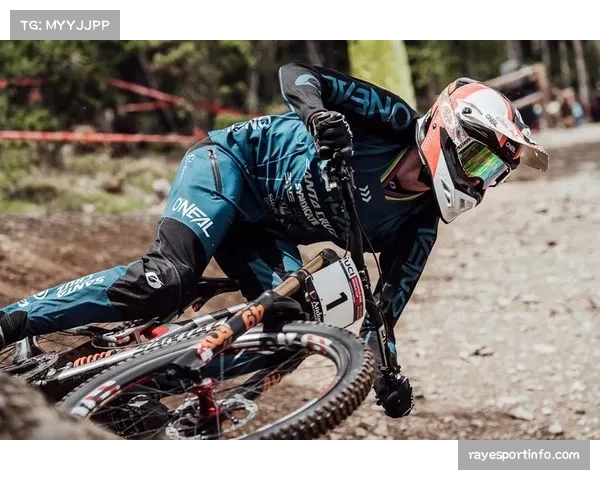 赛场之外：BMX世界杯现场的复古单车改装文化展